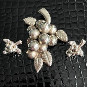 Doval Antique Mexico Grape Cluster Puffy Sterling Silver Brooch & Earrin…